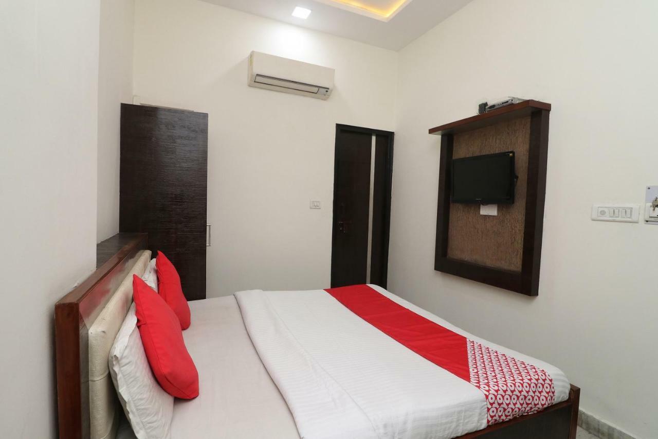 Oyo 24723 Hotel Atul Palace Агра Экстерьер фото