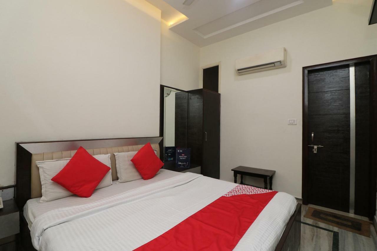 Oyo 24723 Hotel Atul Palace Агра Экстерьер фото